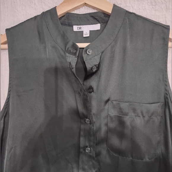 DR2 Blouse Tunic Top Sleeveless Satin Round Neck Sz S Green‎ Oversized Feminine - Picture 3 of 9